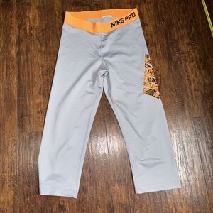 Nike Pro Dri Fit Leggings Women‎ Small Gray  Training Capri Pants